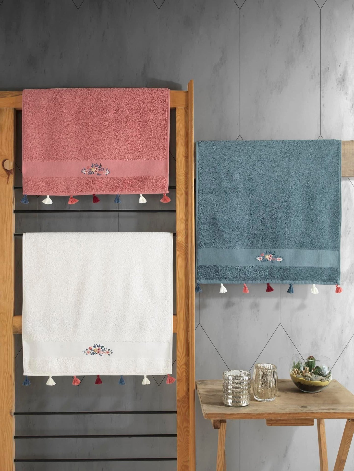 Tassel Hand Towel Set (Blue, White &Pink)