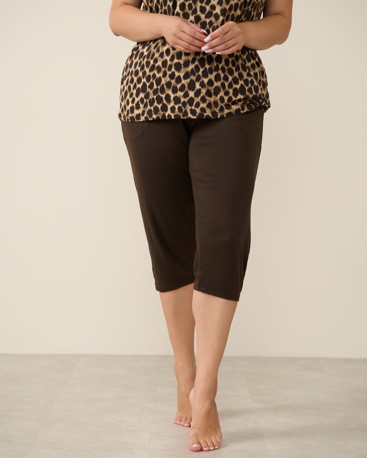 NICOLETTE Women’s Plus Size Capri Set – Leopard Print Top