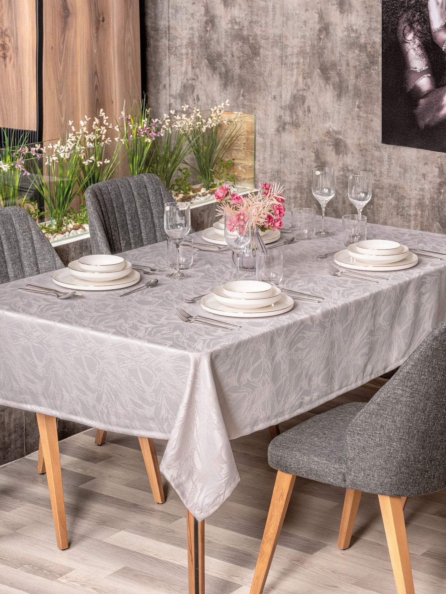 Cotton Box Jacquard Tablecloth – Lavinia Lavender (155x220 cm)