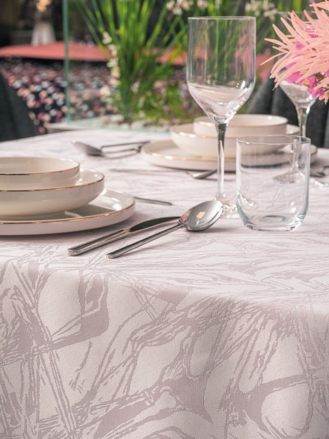 Cotton Box Jacquard Tablecloth – Lavinia Lavender (155x220 cm)