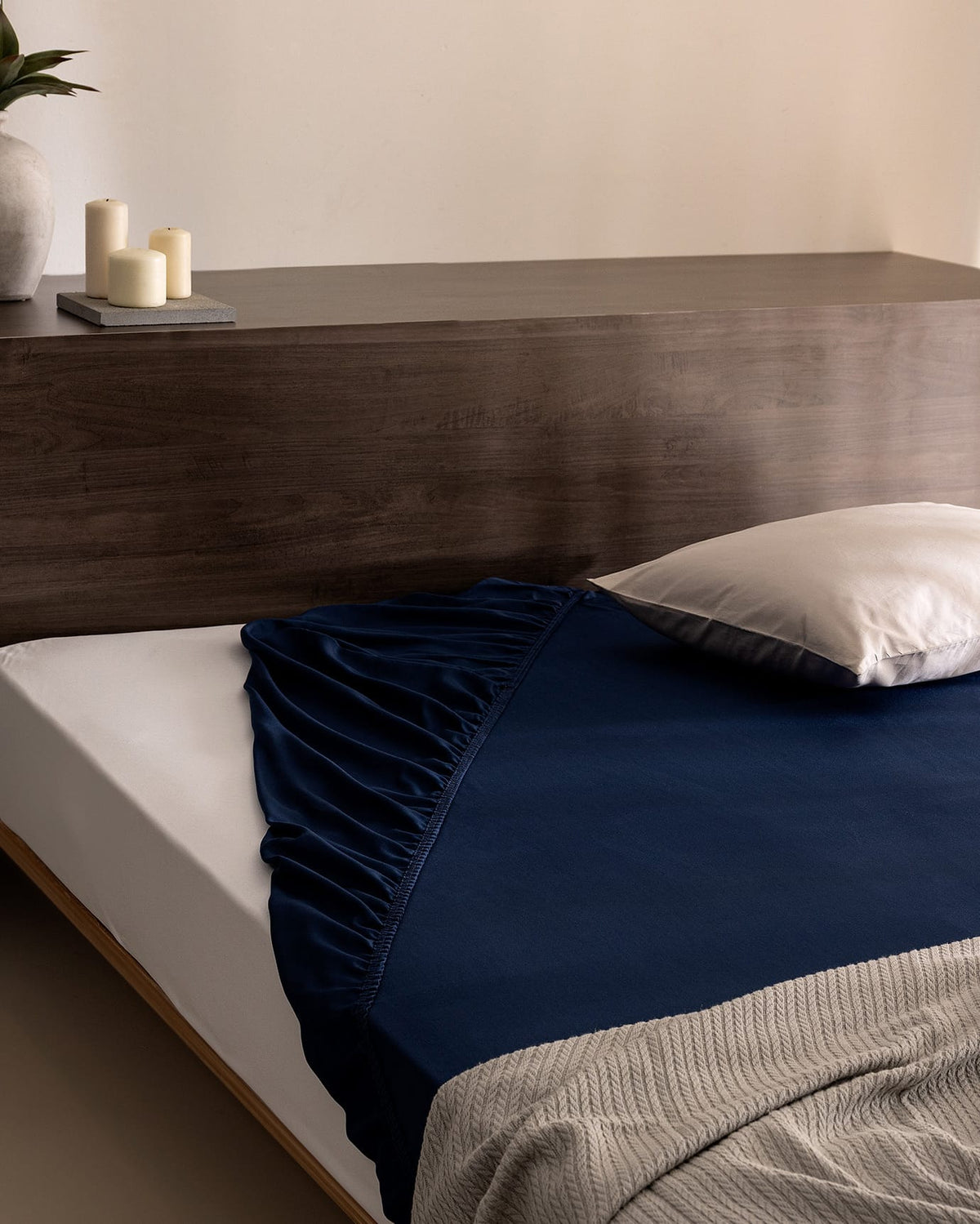 Madame Coco Luxury Collection Cotton Satin Fitted Sheet – Dark Blue 160×200 cm, 35 cm Height
