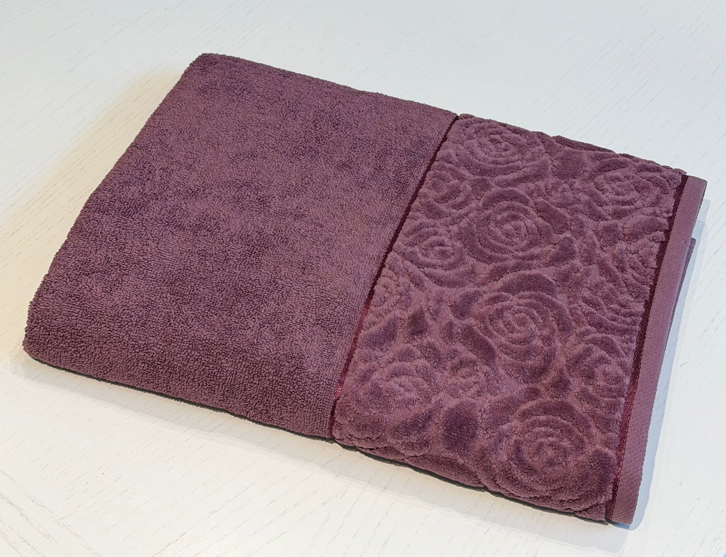 Nurpak puuvillane froteerätik Jacquard 90×150 cm – pehme ja elegantne roosimuster