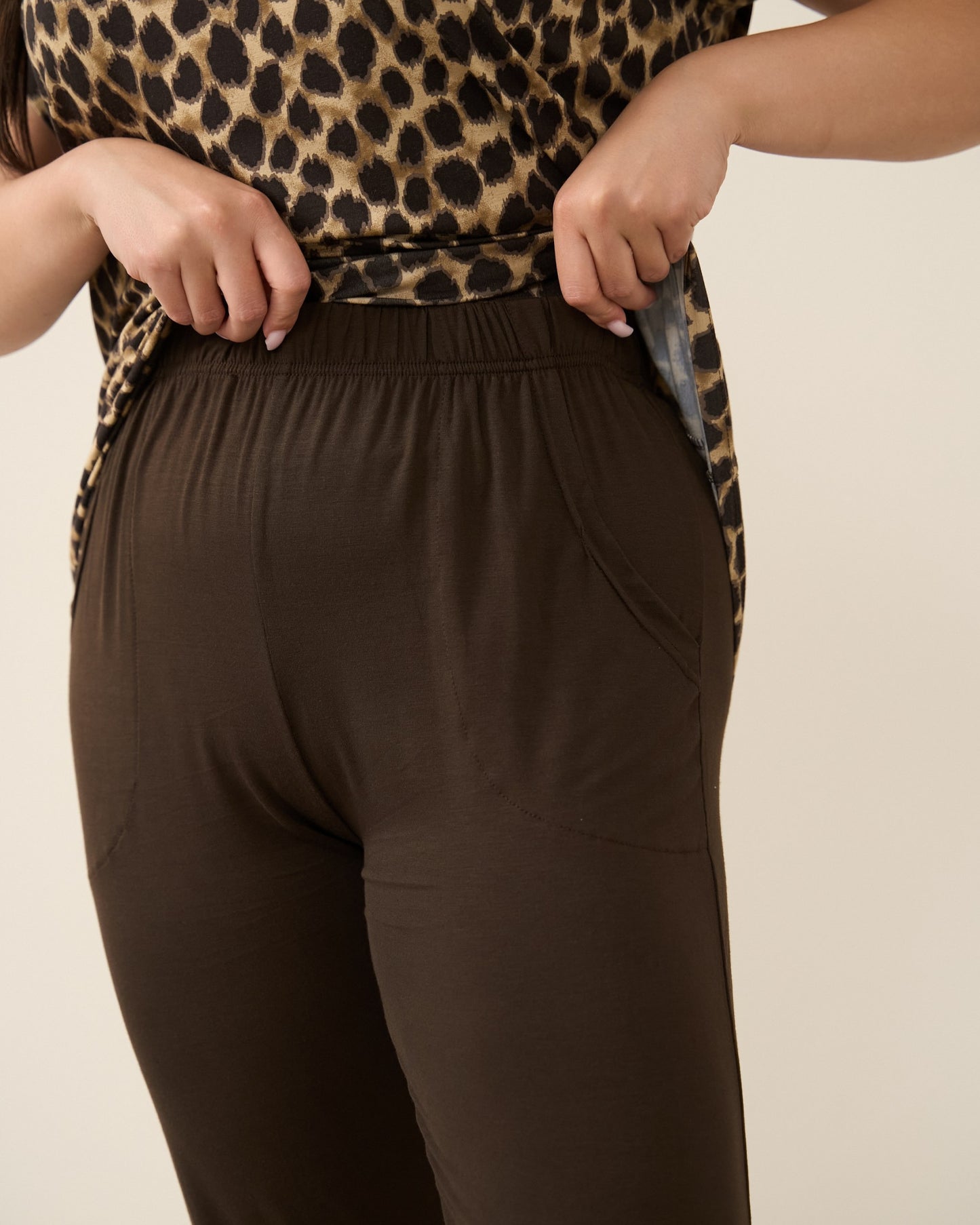 NICOLETTE Women’s Plus Size Capri Set – Leopard Print Top